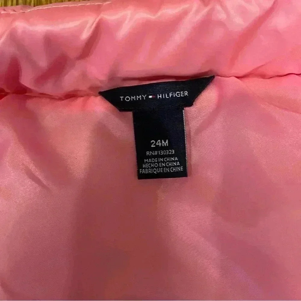 Tommy Hilfiger Puffer Vest in Pink Carnation/ Navy Size 24 Months With Pockets - Picture 8 of 9